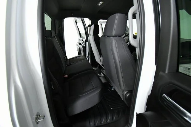 New 2026 Summit White Chevrolet WT image 24