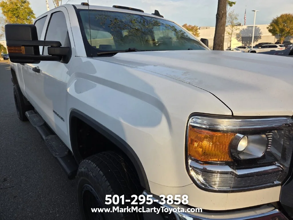 Used 2015 White GMC Base image 7