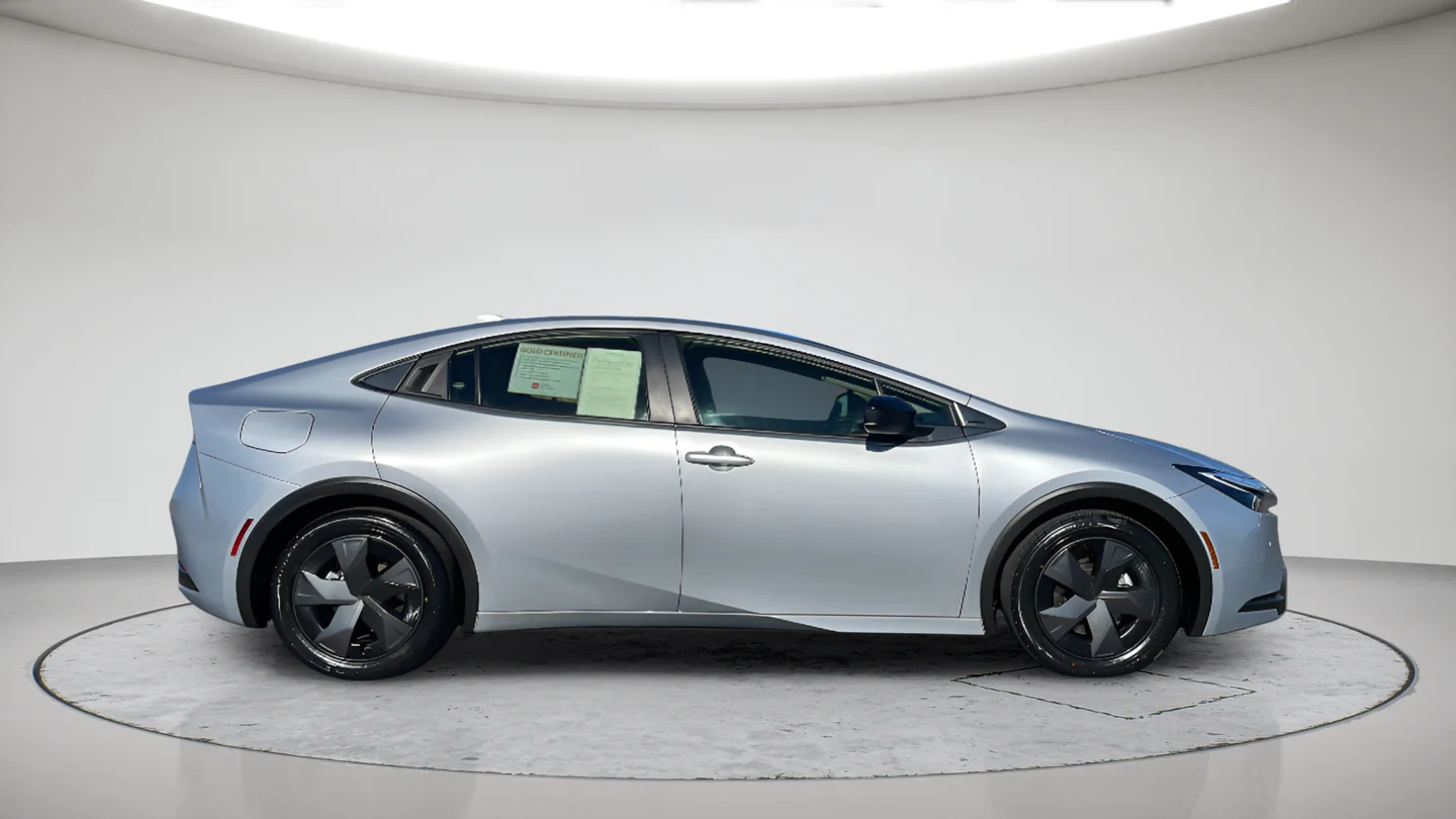Certified Used 2024  Toyota SE image 4