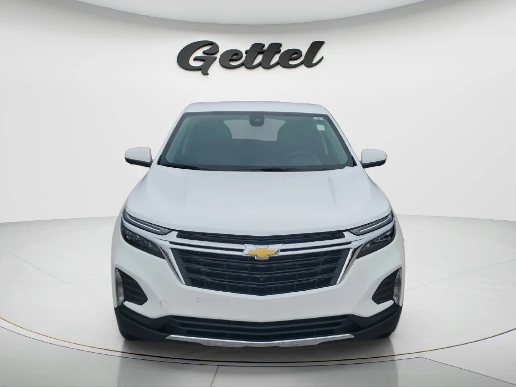 Used 2024 Summit White Chevrolet LT image 2
