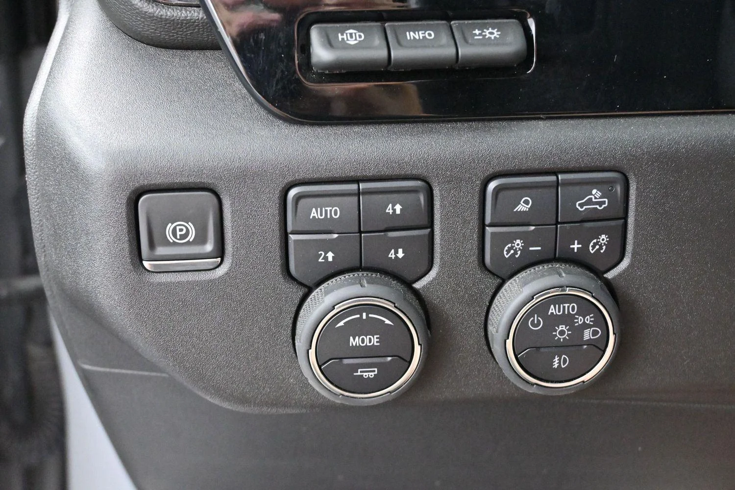 Used 2025 Slate Gray Metallic Chevrolet ZR2 image 28