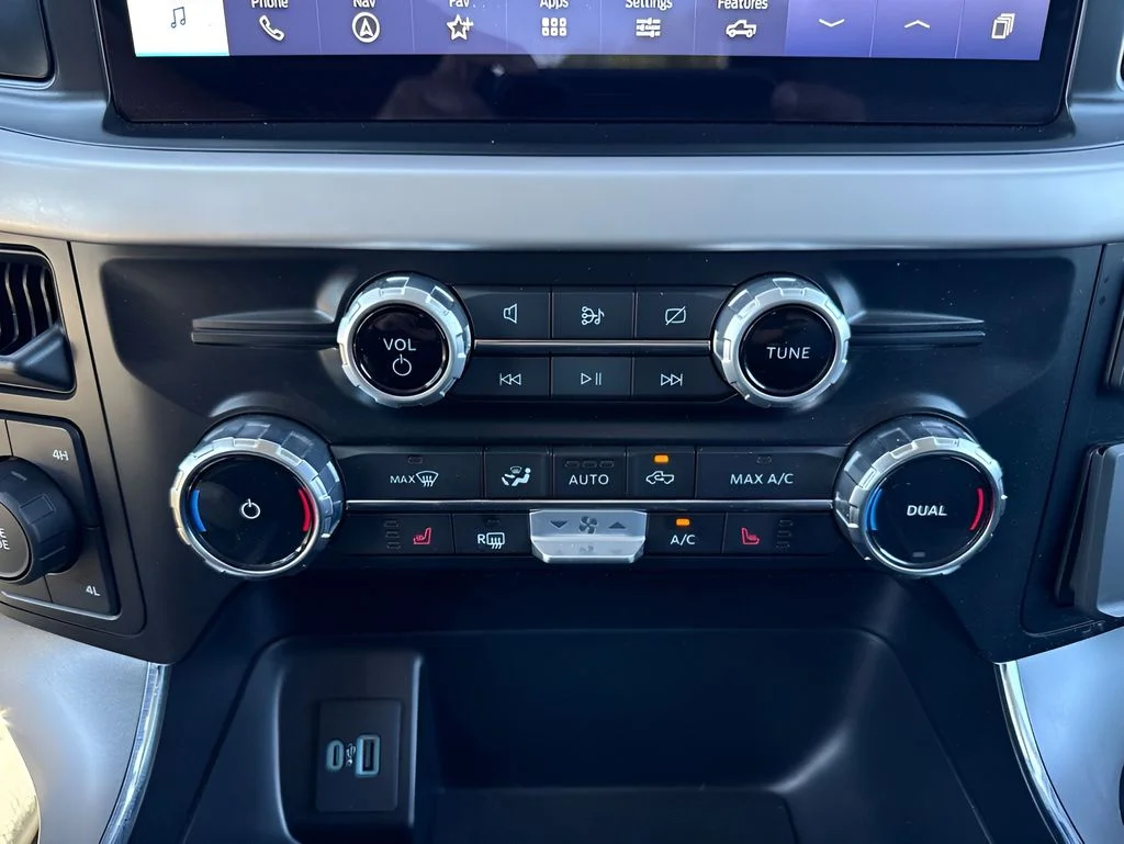 Used 2023 Gray Ford XLT image 17