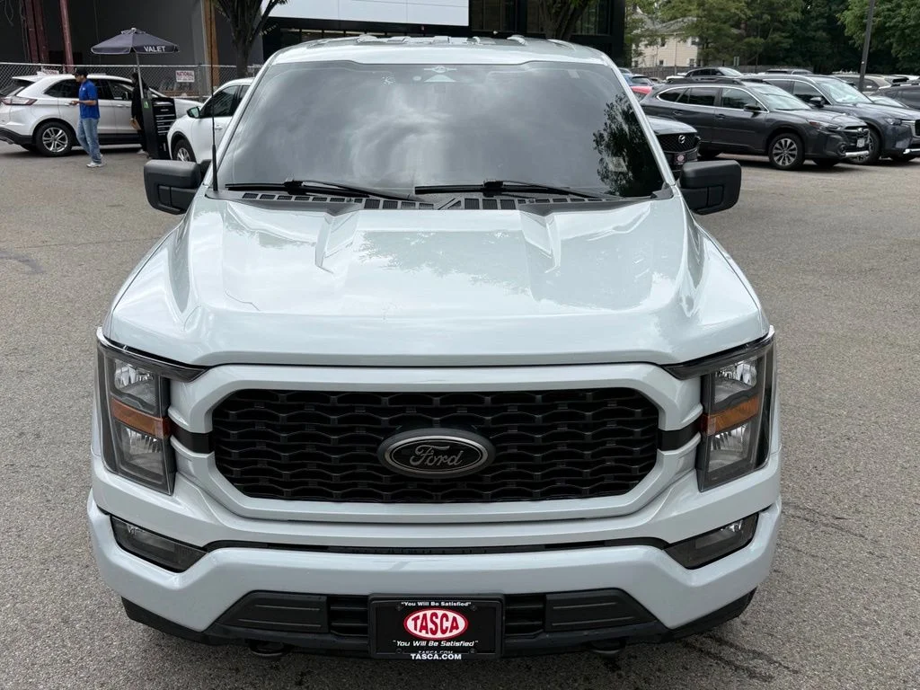 Used 2023 White Ford XL image 2