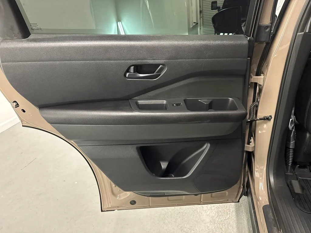 Used 2025 Brown Nissan Rock Creek image 10