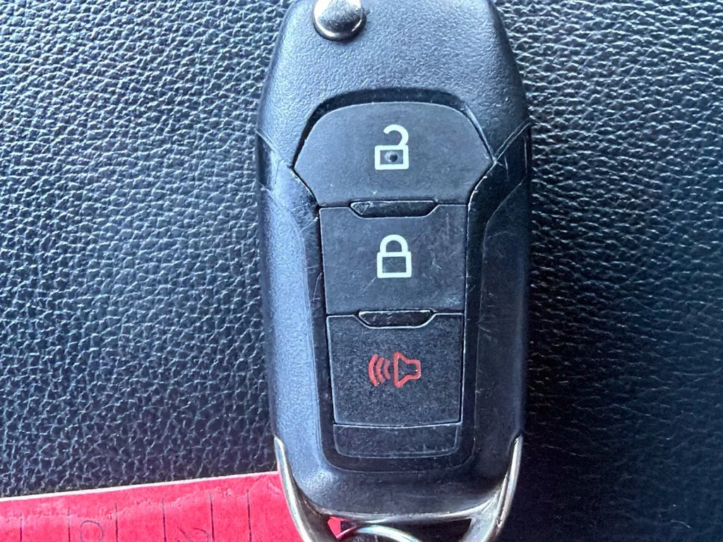 Used 2021 Velocity Blue Metallic Ford XL image 19