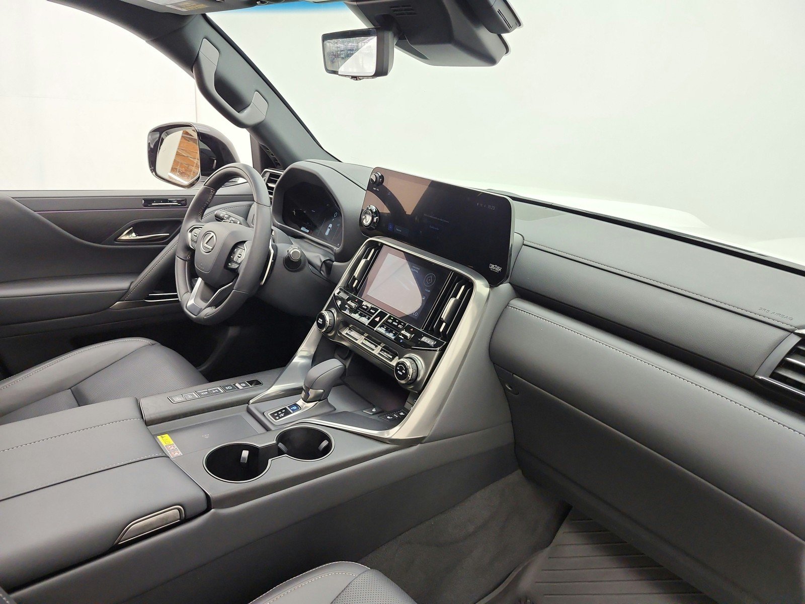 Used 2026 Eminent White Pearl Lexus LX 700h Luxury image 19