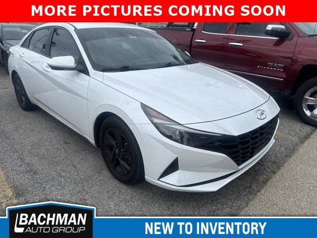Used 2022 Quartz White Hyundai SEL image 2