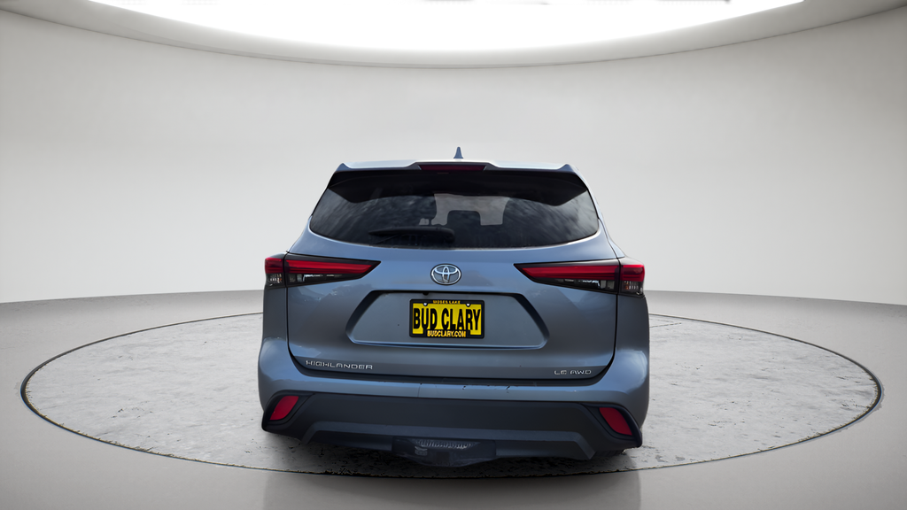 Used 2021  Toyota LE image 4