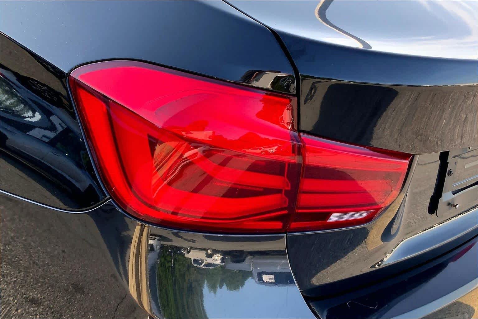 Used 2018 BLACK BMW 330i image 25