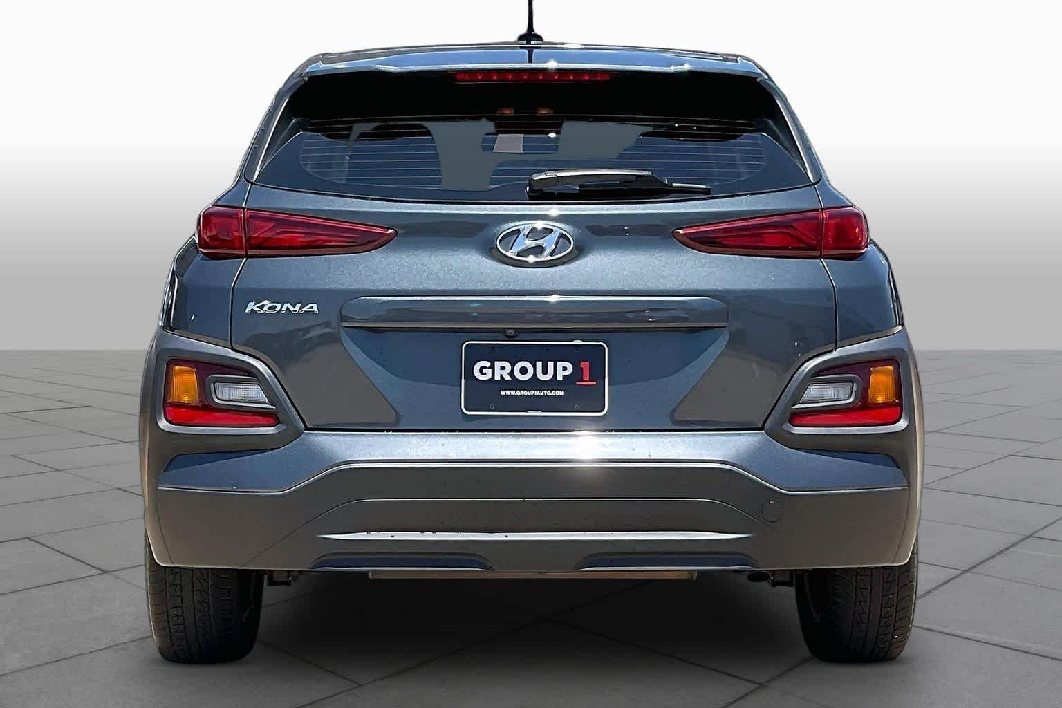 Used 2021 Thunder Gray Hyundai SE image 5