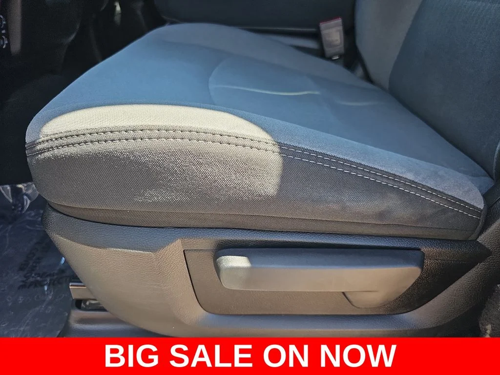 Used 2021 White Ram Big Horn image 27