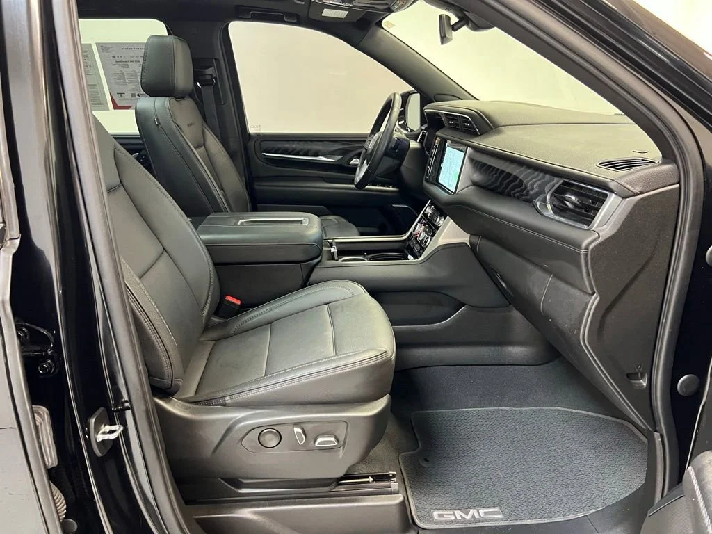 Used 2022 Onyx Black GMC Denali image 31