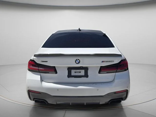 Used 2022 White BMW M550i xDrive image 5