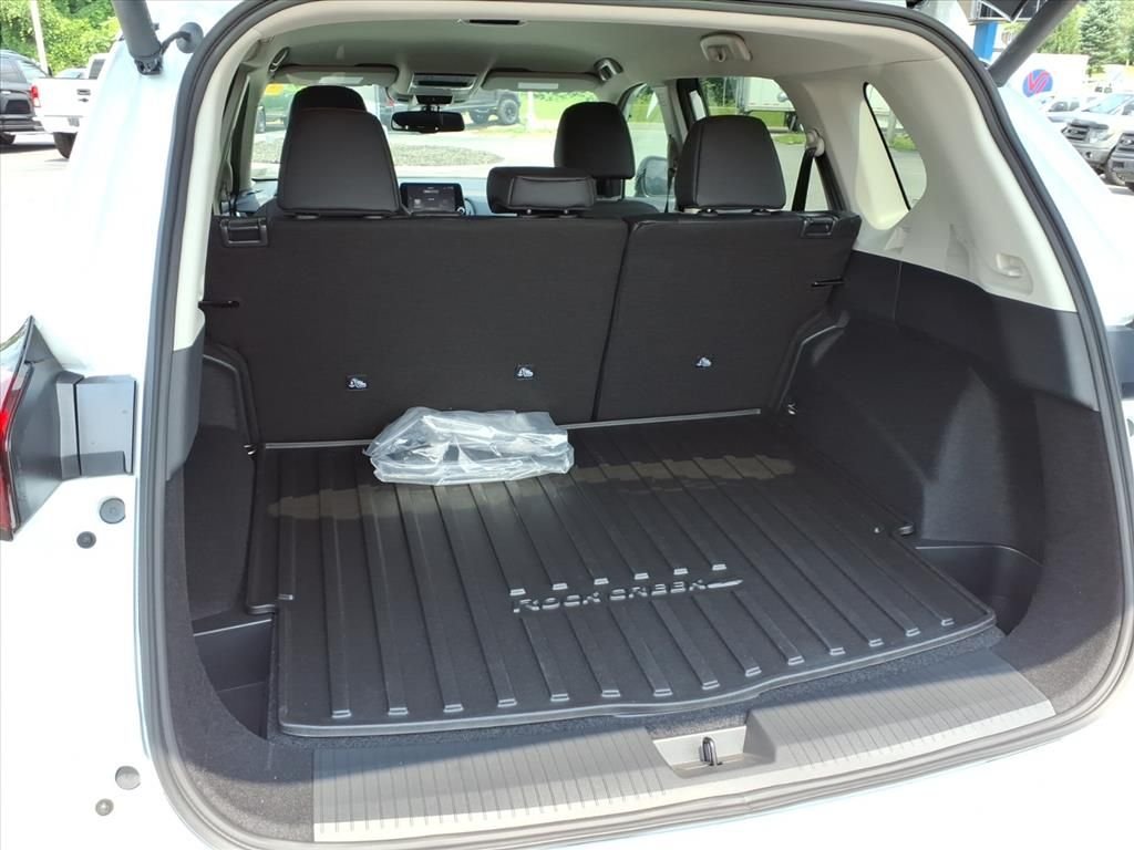 Used 2026 White Pearl Nissan Rock Creek image 11