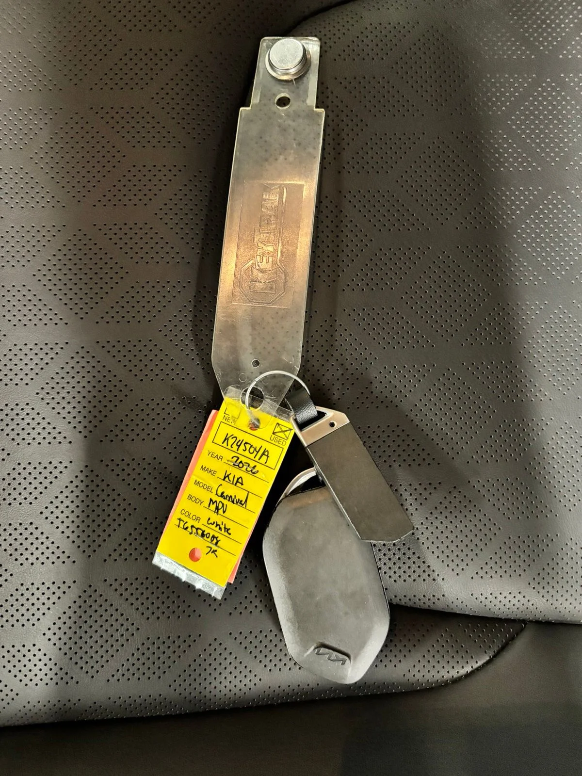 Used 2026 White Kia LXS image 26