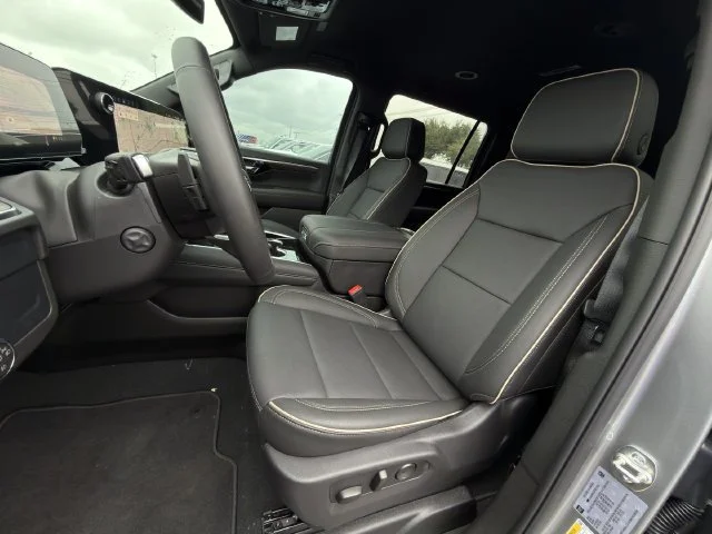 2026 Chevrolet Suburban Premier - Photo 19