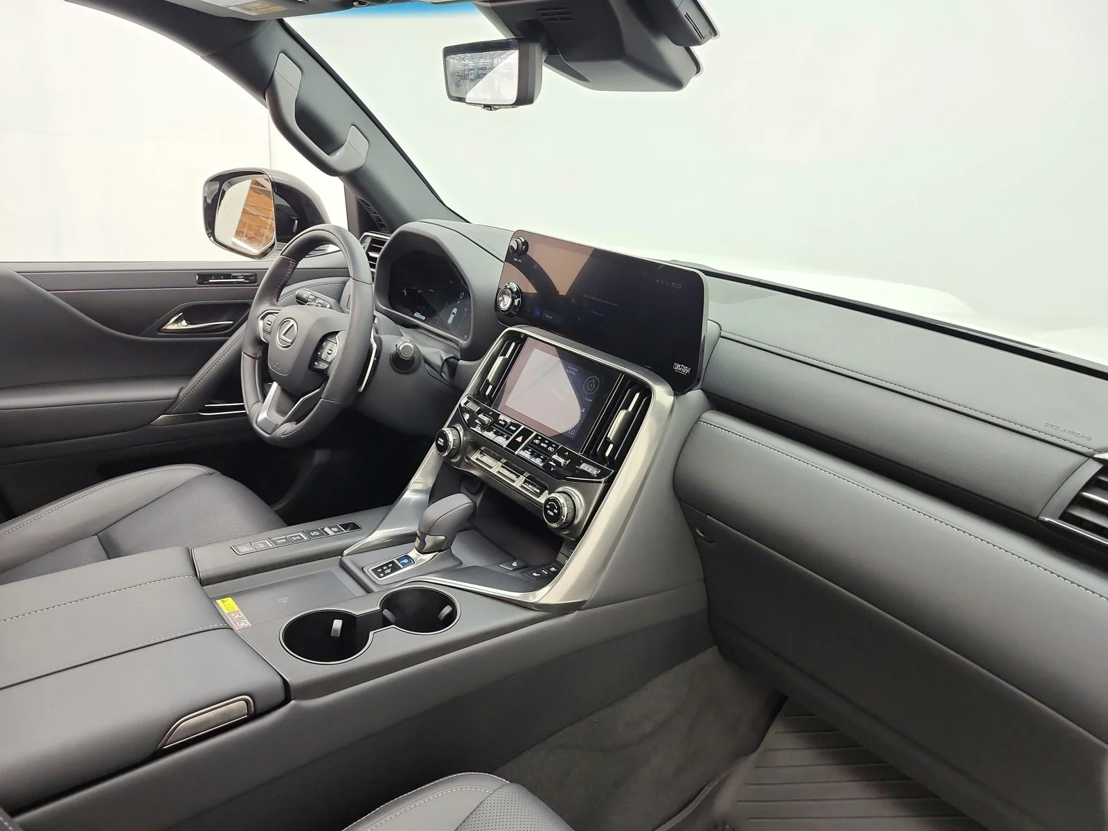 Used 2026 Eminent White Pearl Lexus LX 700h Luxury image 19