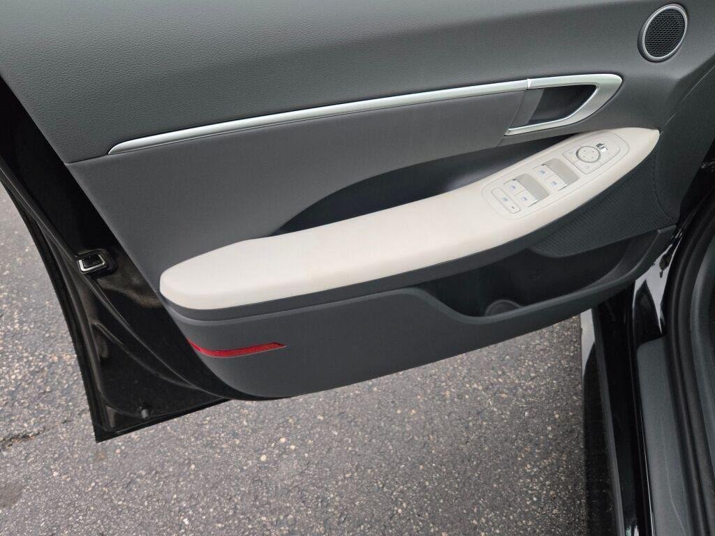 New 2026 Abyss Black Hyundai SEL Sport image 19