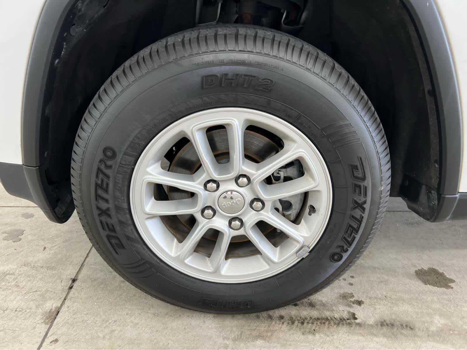 Used 2015 Bright White Clearcoat Jeep Laredo image 13