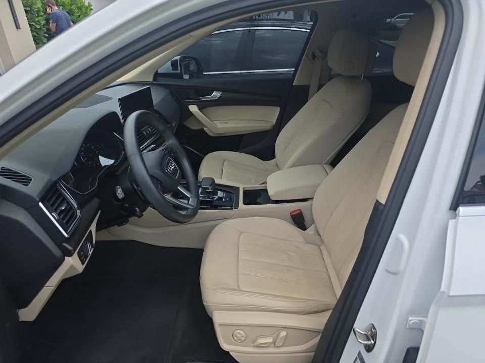 2023 Audi Q5 40 Premium's photo