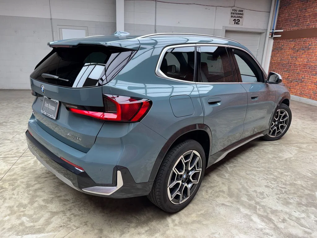 Used 2024 Green BMW xDrive28i image 6