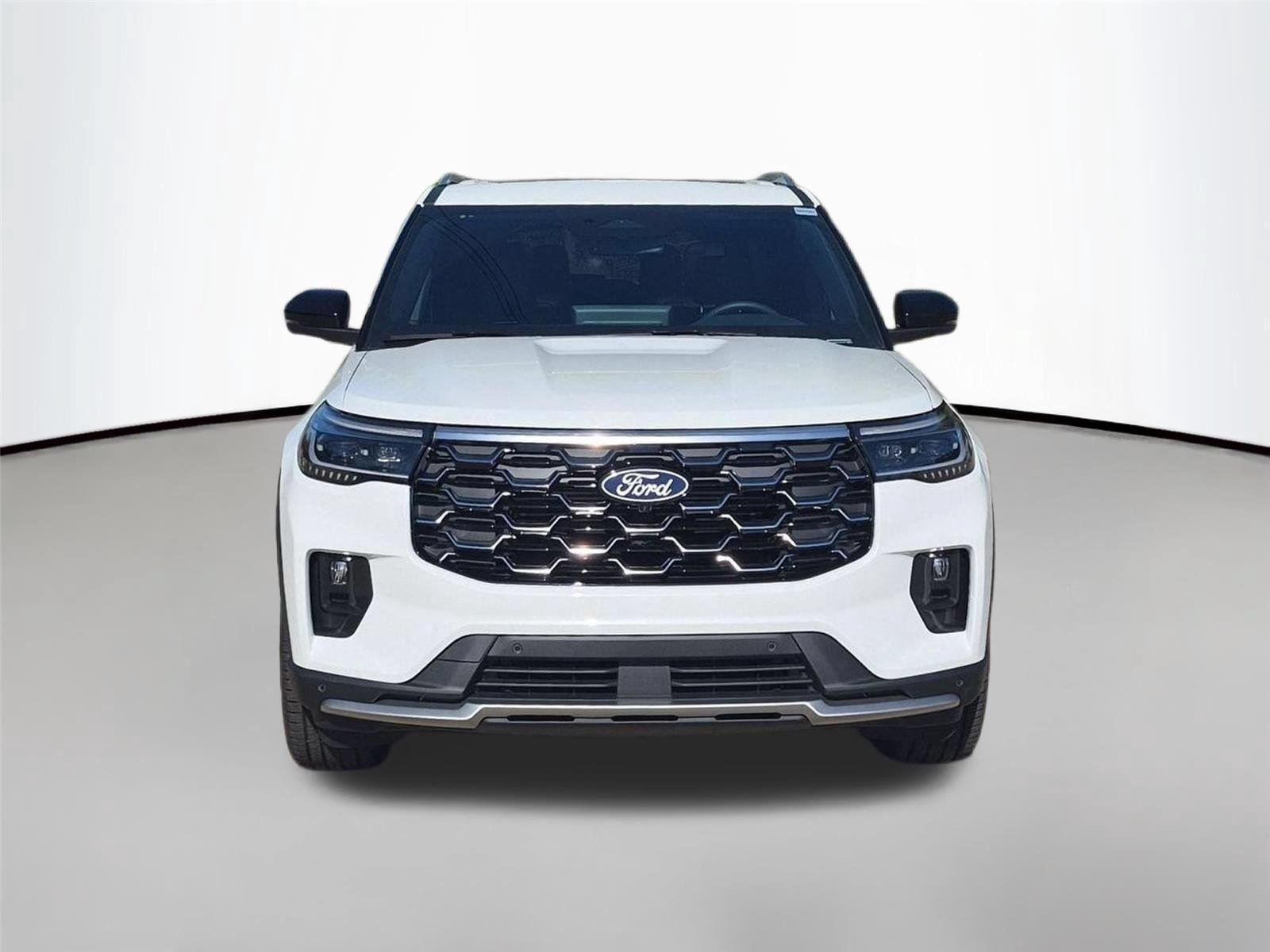 New 2027 Star White Metallic Tri-Coat Ford Platinum™ image 8