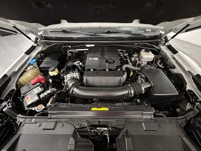 Used 2022 White Nissan SV image 21