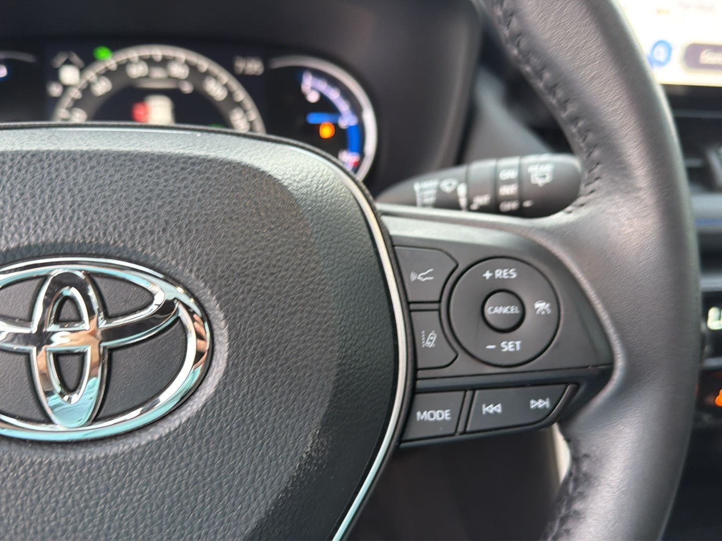 Used 2024 Wind Chill Pearl w/Midnight Black Metallic Roof Toyota Hybrid XSE image 22