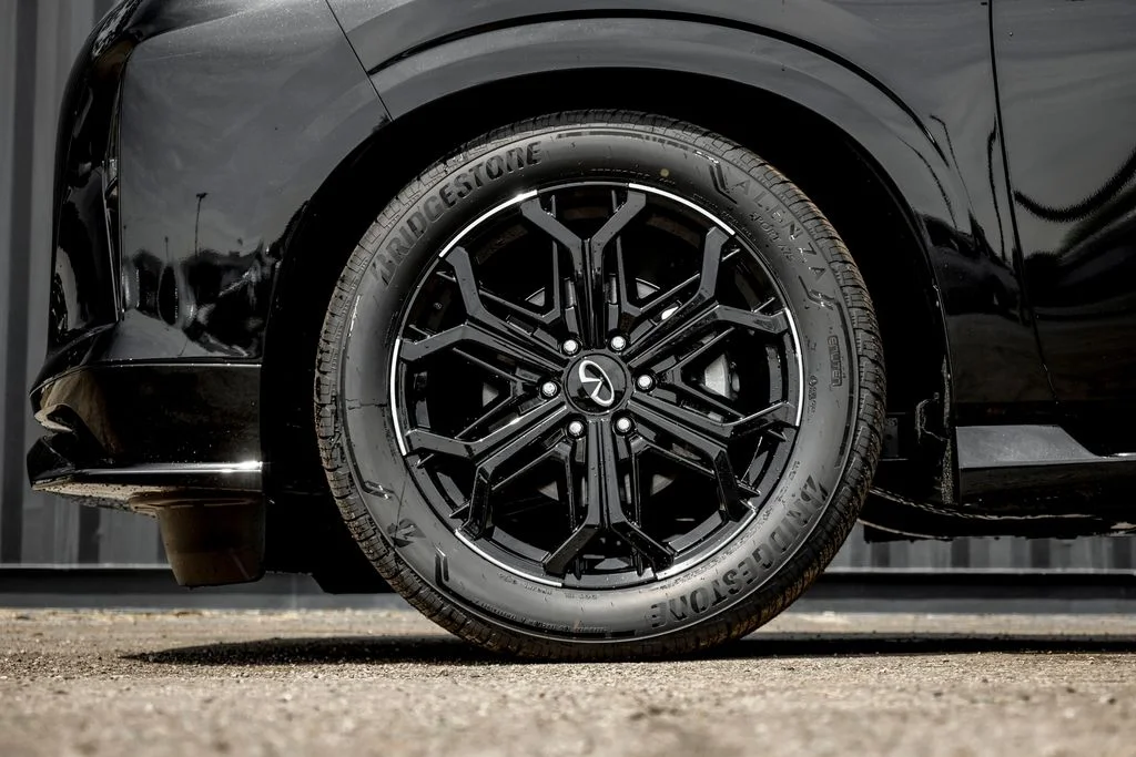 New 2026 MINERAL BLACK INFINITI Sport 4WD image 4