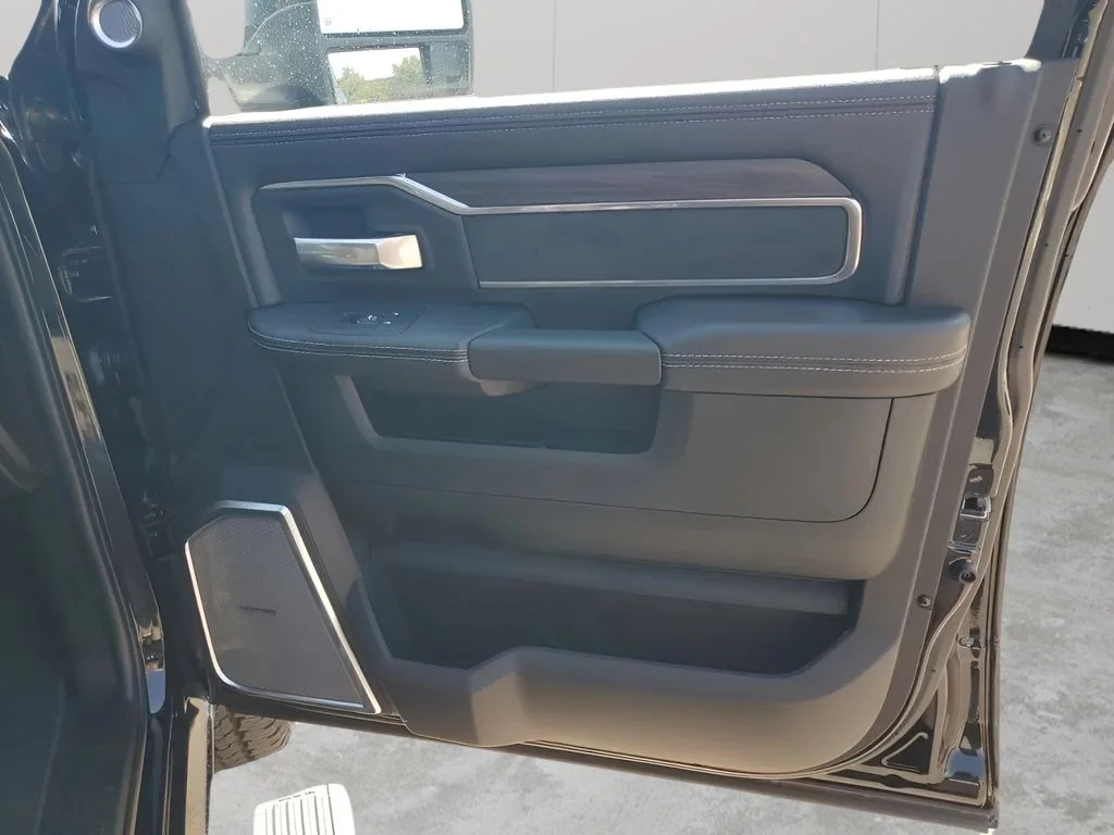 2025 RAM 2500 Laramie - Photo 43