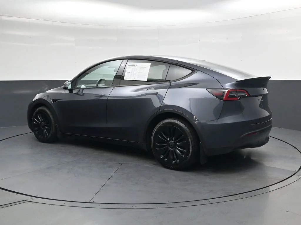 Used 2022  Tesla Long Range image 10