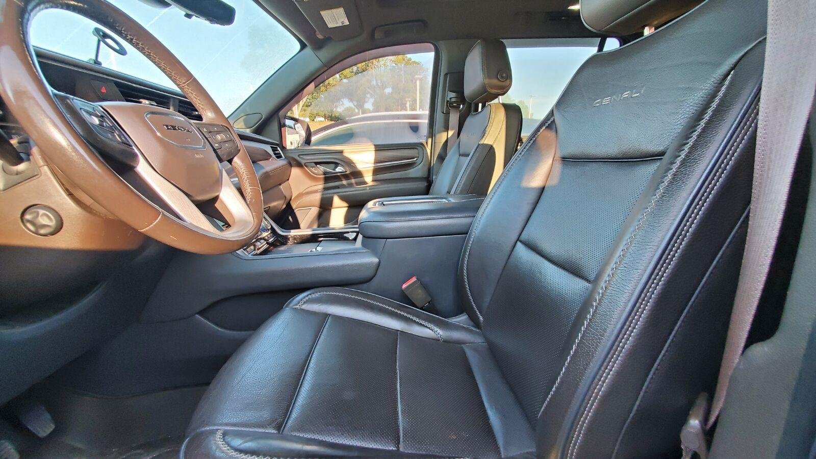 Used 2021 WHITE FROST TRICOAT GMC Denali image 3