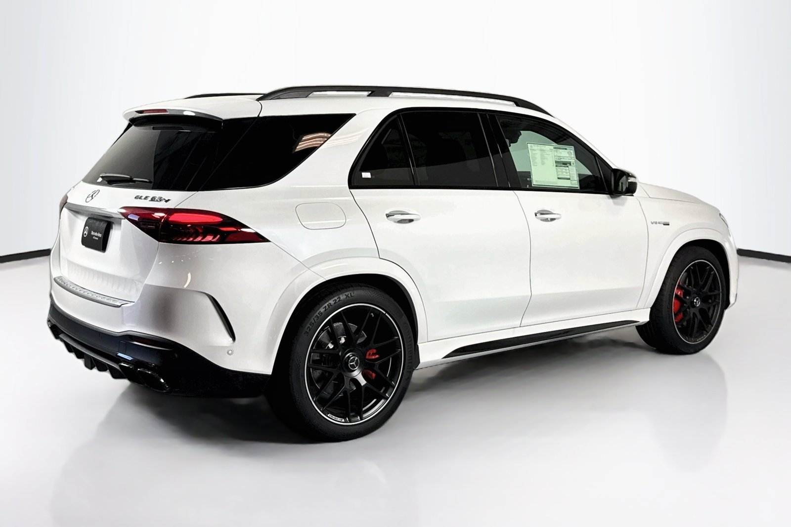 New 2026 MANUFAKTUR Moonlight White Metallic Mercedes-Benz AMG® GLE 63 S image 5