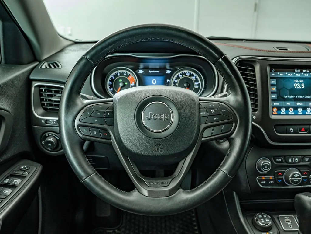 Used 2020 Hydro Blue Pearlcoat Jeep Trailhawk image 23