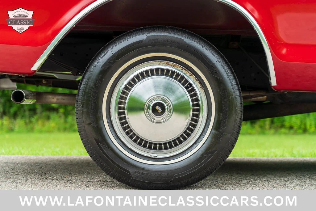 Used 1975 Red Ford  image 26