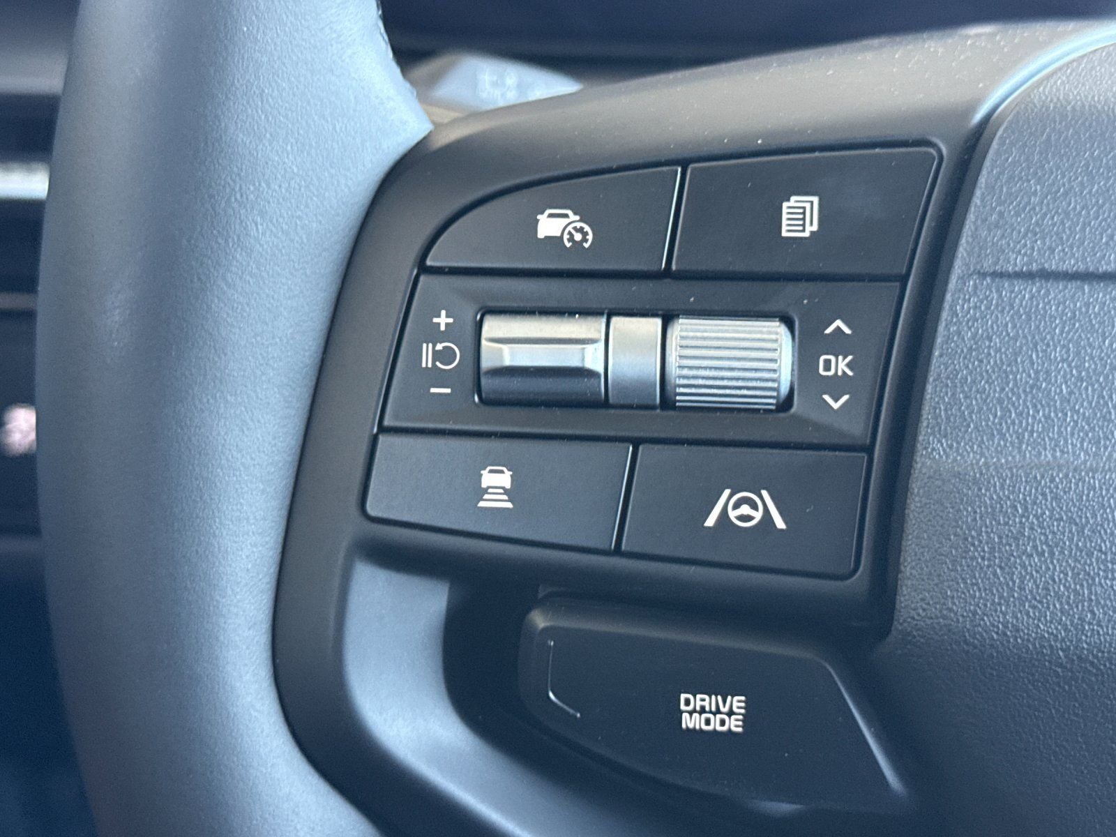 New 2026 Glacial White Pearl Kia EX image 26
