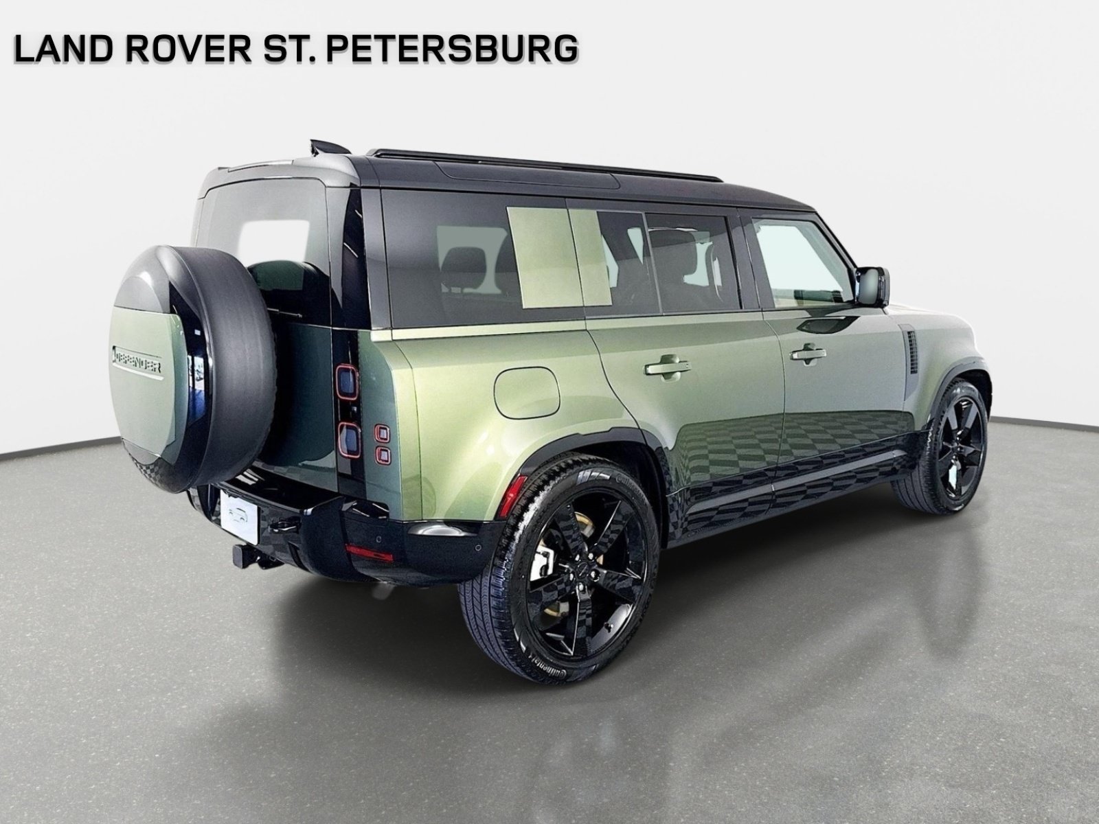 Used 2026 Green Land Rover X-Dynamic SE image 5