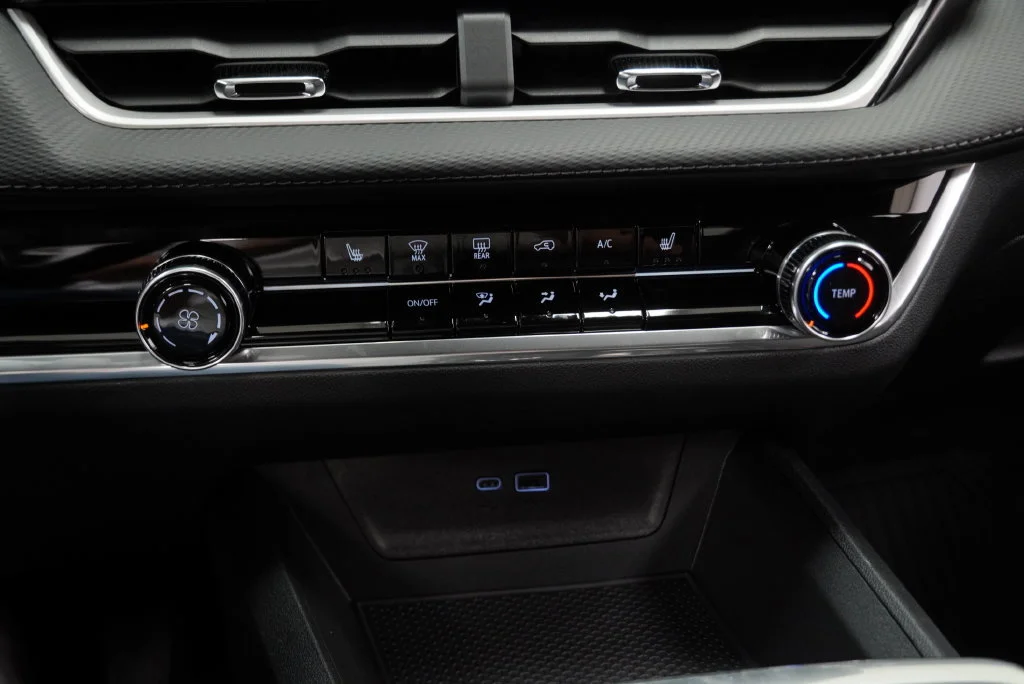New 2027 Sterling Gray Metallic Chevrolet LT image 18