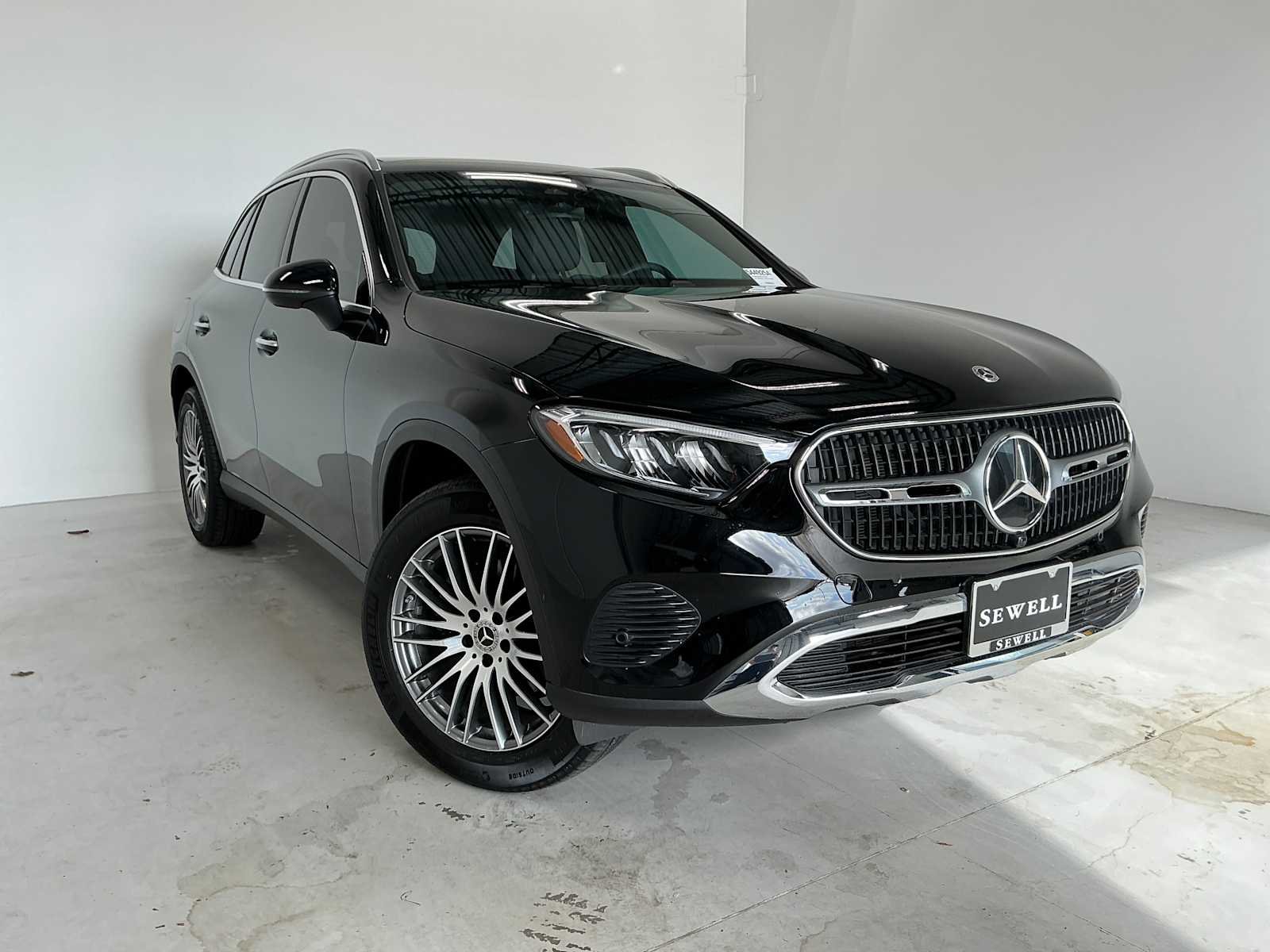 Certified Used 2026 Black Mercedes-Benz GLC 300 image 3