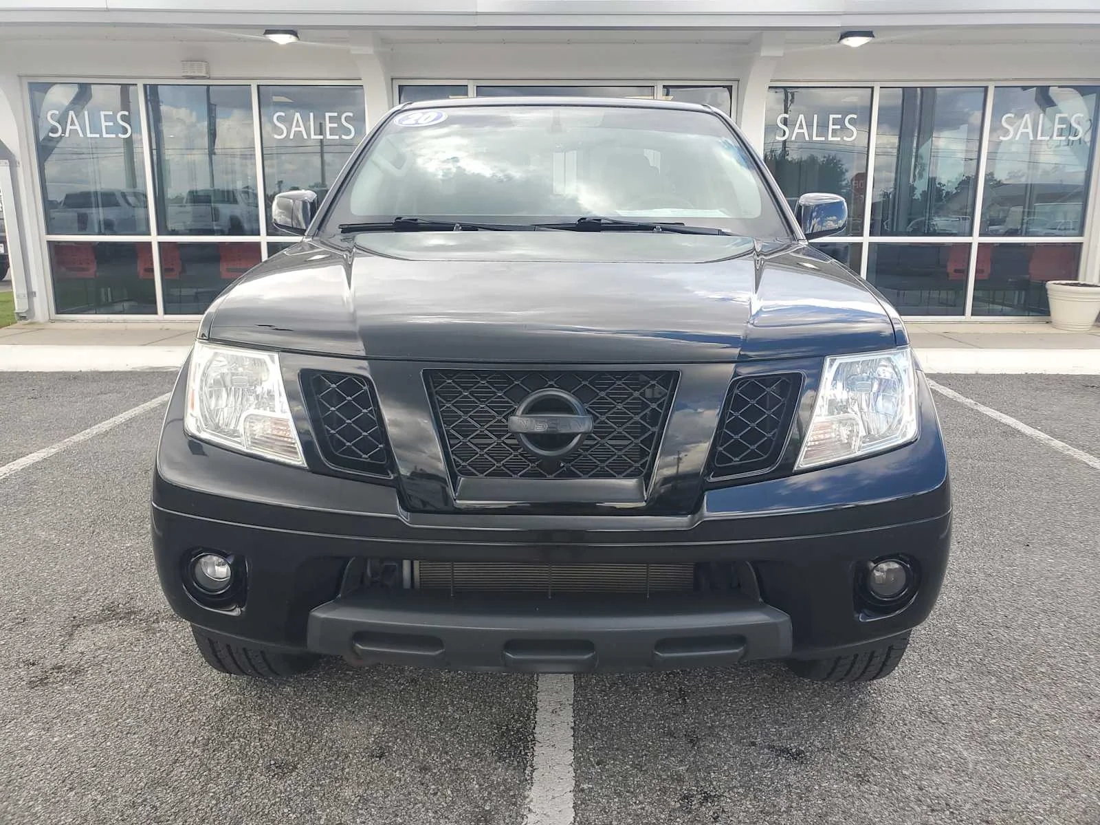 Used 2020  Nissan SV image 12