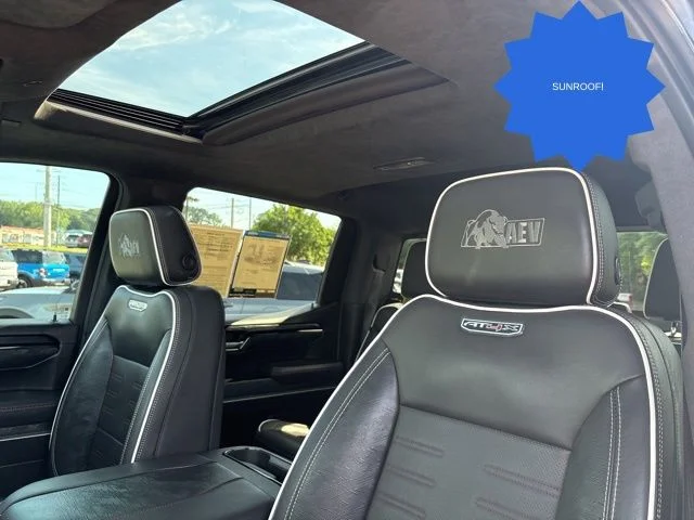 Used 2023 White GMC AT4X image 29