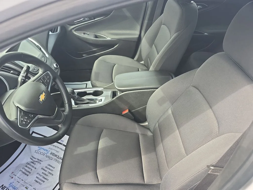 Used 2024 White Chevrolet LT image 14