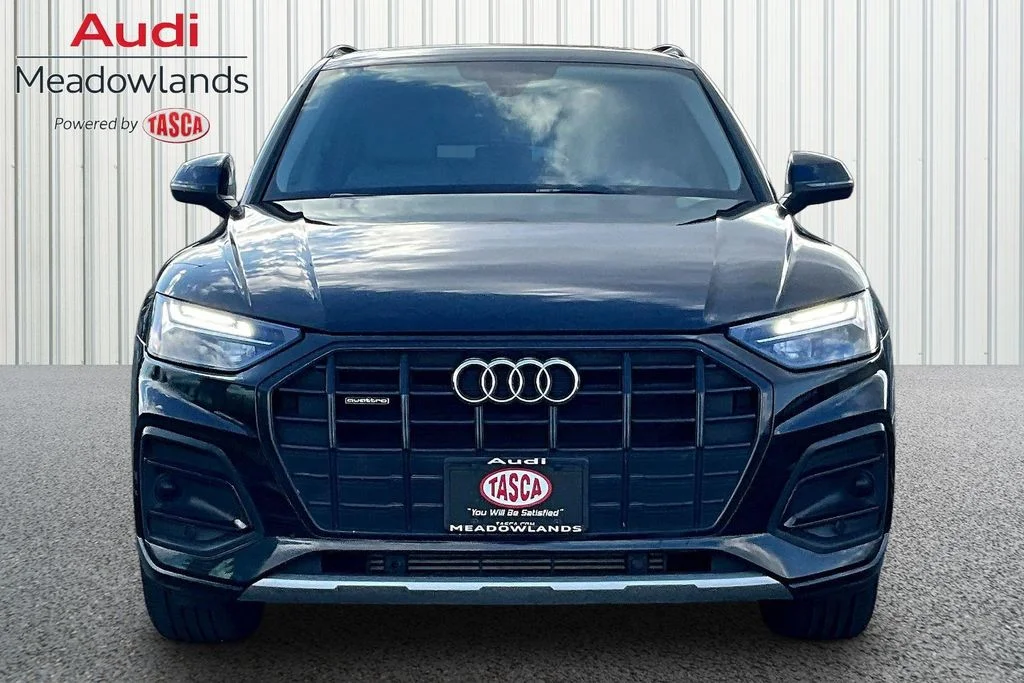 Used 2023  Audi 40 Premium image 2