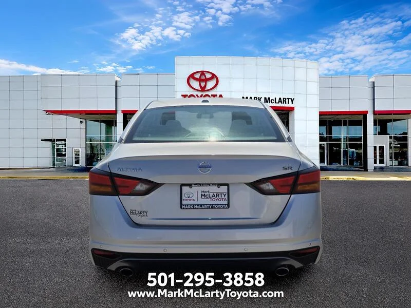 Used 2022 Brilliant Silver Metallic NISSAN 2.5 SR SEDAN image 4