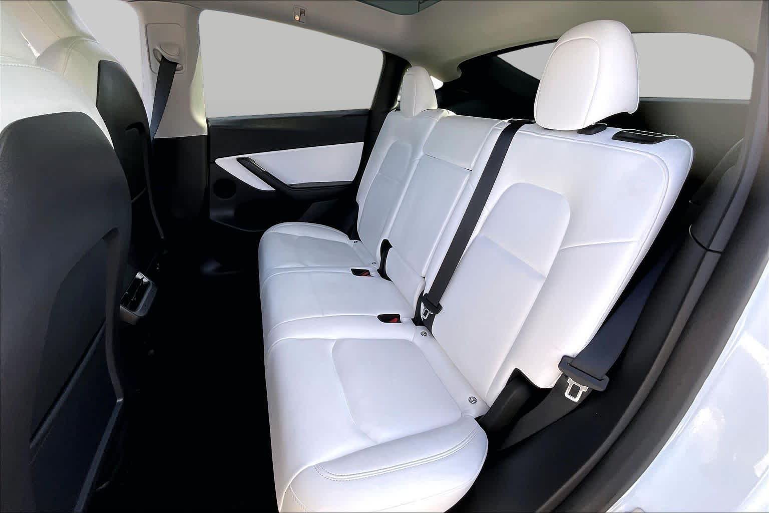 Used 2022 WHITE Tesla Long Range image 18