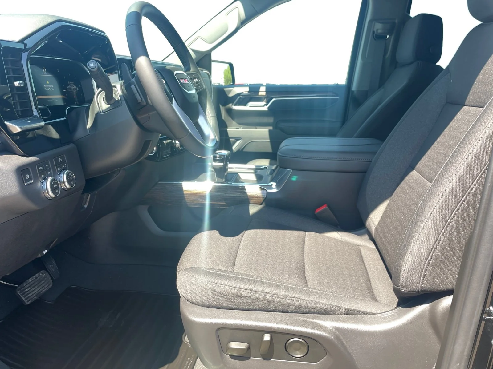 New 2026 Onyx Black GMC Elevation image 14