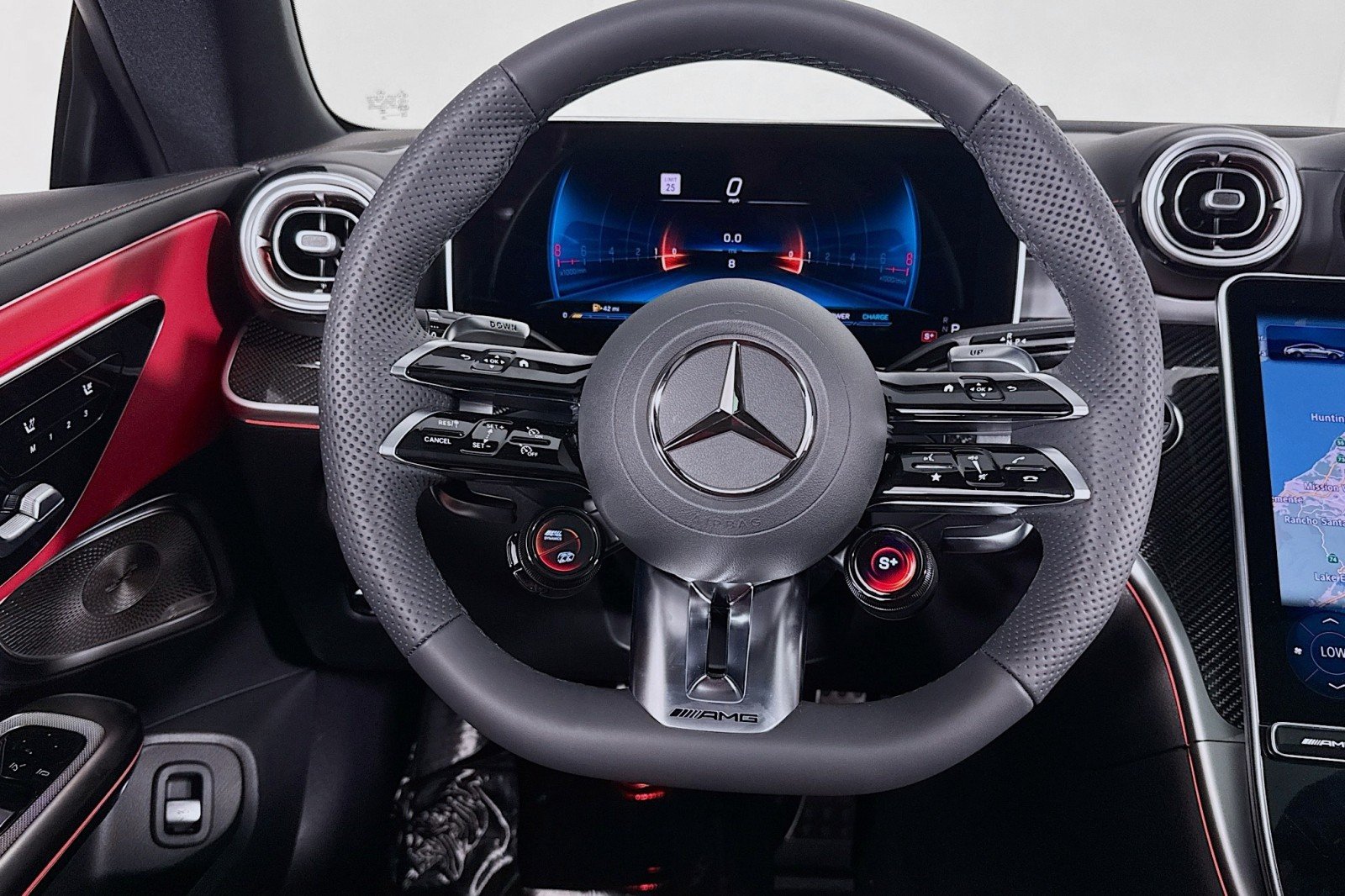 New 2026 MANUFAKTUR Moonlight White Metallic Mercedes-Benz AMG® CLE 53 4MATIC+ Coupe image 17