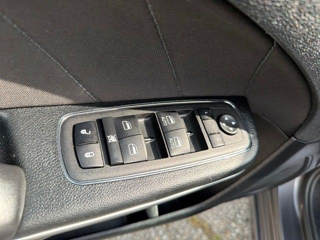 Used 2023 Granite Pearlcoat Dodge SXT image 12