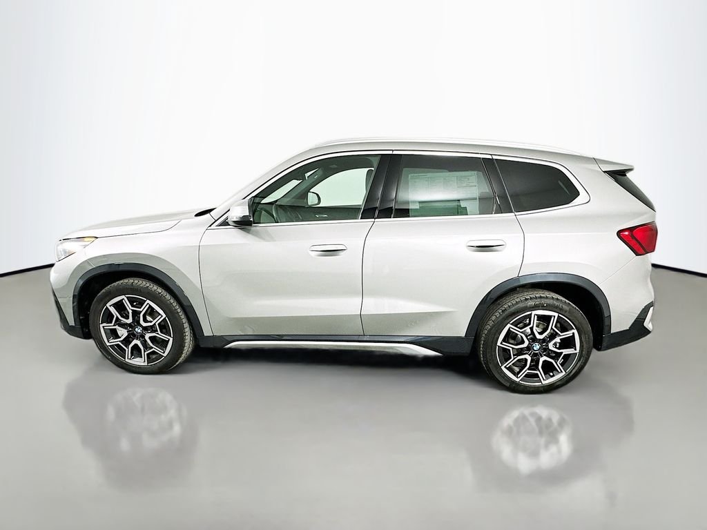 Used 2026 Space Silver Metallic BMW xDrive28i image 8