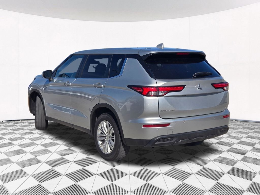 2024 Mitsubishi Outlander ES - Photo 20